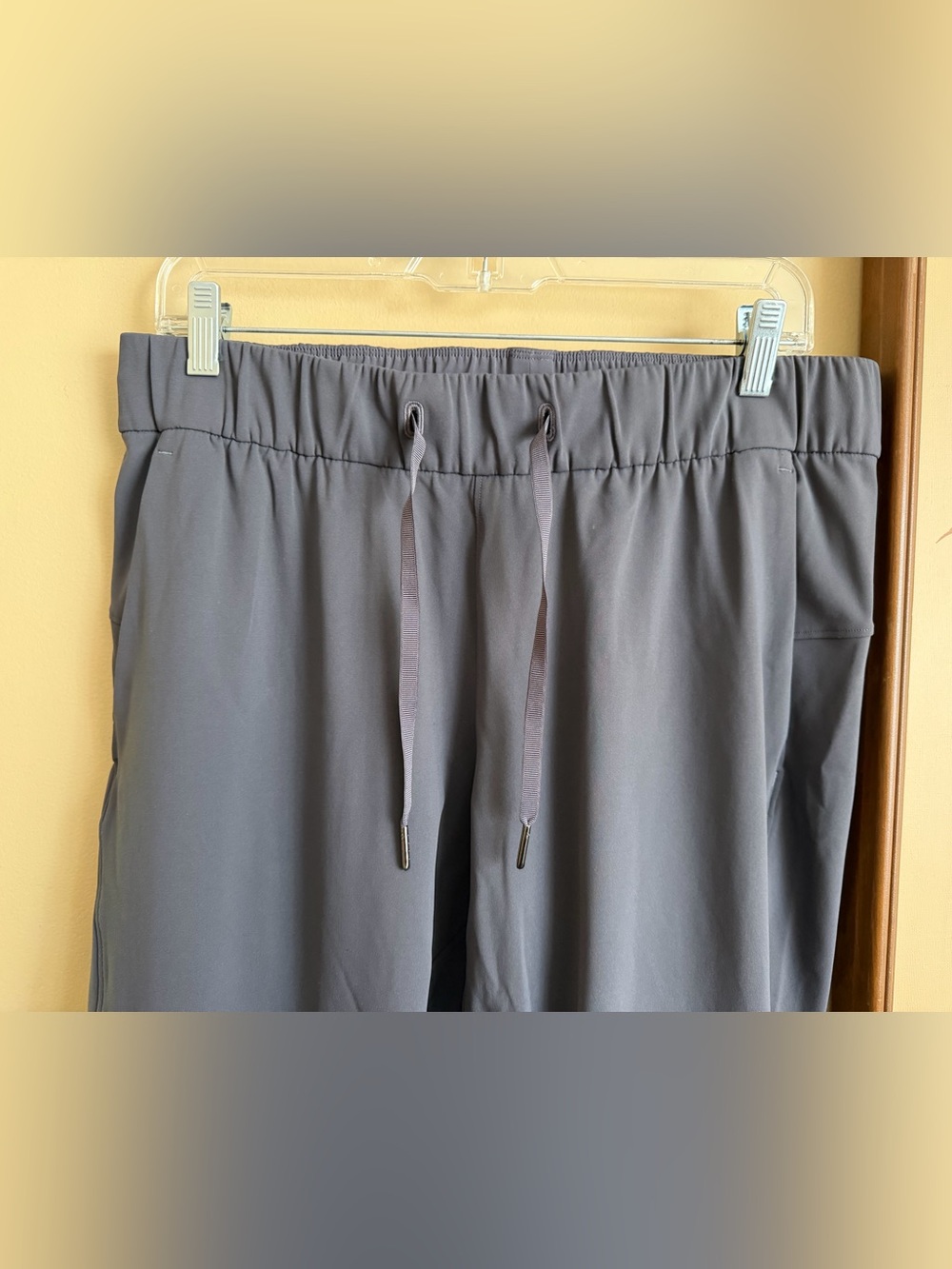 Lululemon On The Fly Pant in grey size 10 - Picture 12 of 13